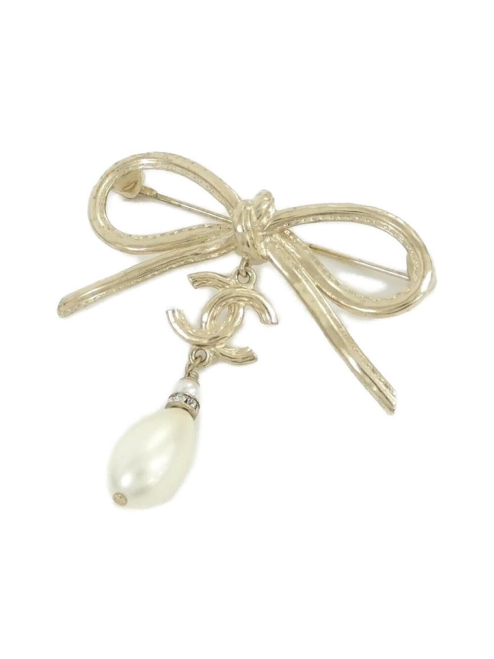 Chanel Brooch Metal Gold And White #371470C99B